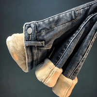 Isla | Calça Jeans Feminina com Elastano Peluciada  + Meia Térmica