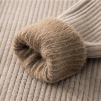 Freya | Suéter Feminino Canelado com Botões Perolados